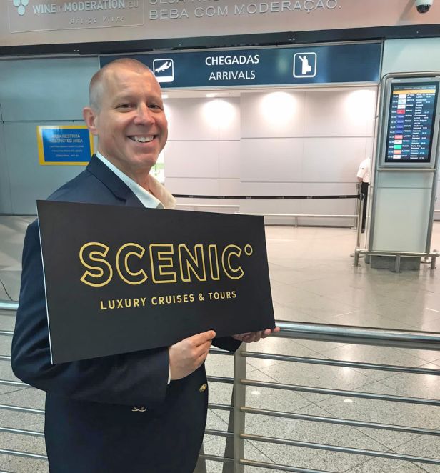 Scenic welcome airport arrivals