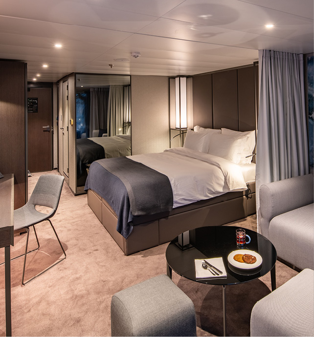 Deluxe Verandah Suite 